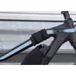 Fahrer ebike kijelző védőhuzat feltekerve a vázra