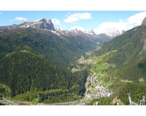 Elektromos kerékpárral a Dolomitokban