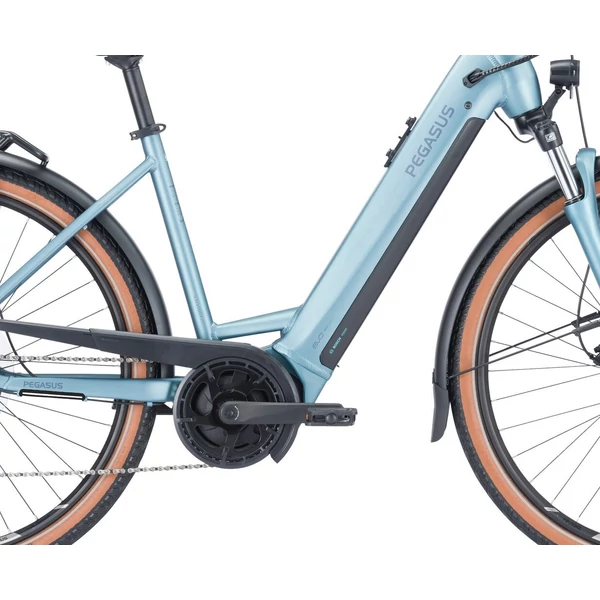 Pegasus Premio Evo 9 elektromos kerékpár komfort vázzal világoskék színben