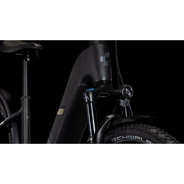 CUBE Nuride Hybrid Pro 600 Allroad elektromos kerékpár komfort vázzal fekete színben