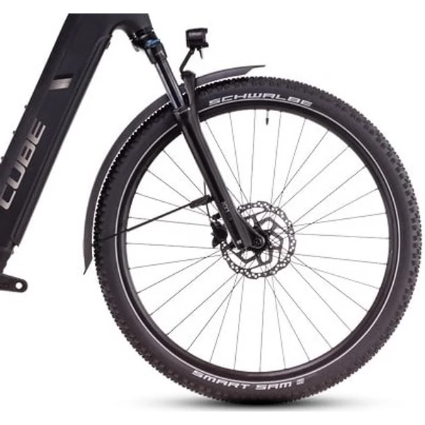 CUBE Nuride Hybrid Pro 600 Allroad elektromos kerékpár komfort vázzal fekete színben