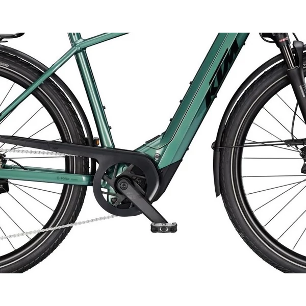 KTM Macina Style 820 elektromos kerékpár zöld színben férfi vázzal