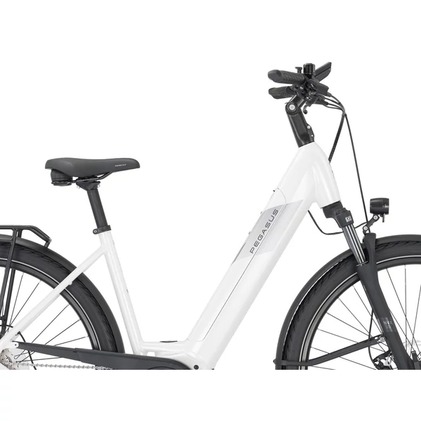 PEGASUS Premio Evo 10 elektromos kerékpár komfort vázzal fehér színben