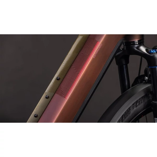 CUBE Kathmandu Hybrid Pro 800 elektromos kerékpár komfort vázzal barna színben
