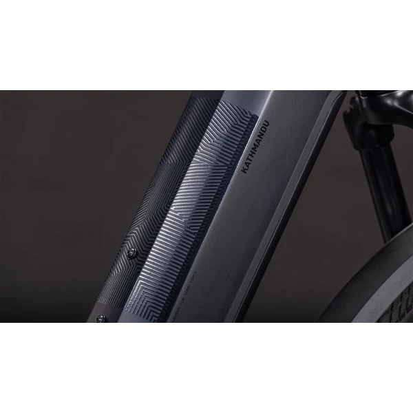 CUBE Kathmandu Hybrid Pro 800 elektromos kerékpár komfort vázzal fekete színben
