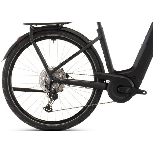 CUBE Kathmandu Hybrid Pro 800 elektromos kerékpár komfort vázzal fekete színben