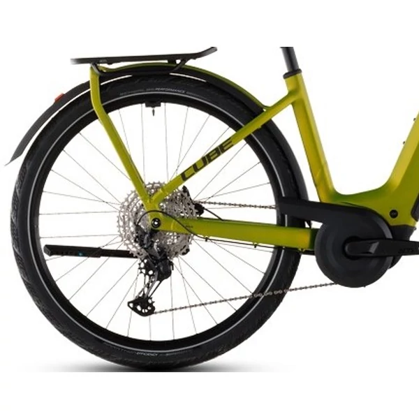 CUBE Kathmandu Hybrid Pro 800 elektromos kerékpár komfort vázzal zöld színben