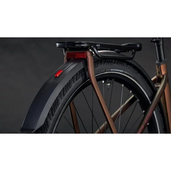 CUBE Kathmandu Hybrid Pro 800 elektromos kerékpár női vázzal barna színben