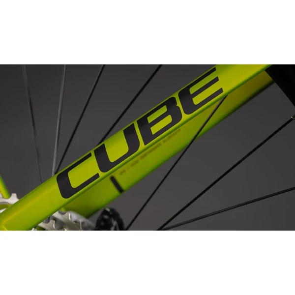 CUBE Kathmandu Hybrid Pro 800 elektromos kerékpár női vázzal zöld színben