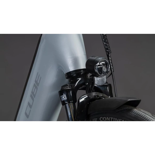 CUBE Supreme Hybrid Comfort ONE 600 elektromos kerékpár komfort vázzal