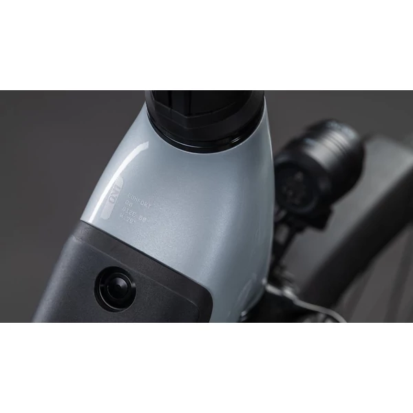 CUBE Supreme Hybrid Comfort ONE 600 elektromos kerékpár komfort vázzal