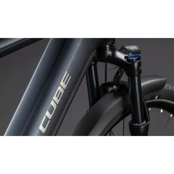Cube Touring Hybrid ONE 600 elektromos kerékpár férfi vázzal fekete színben