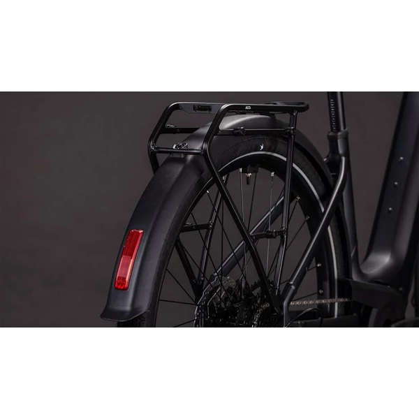 Cube Touring Hybrid ONE 600 elektromos kerékpár komfort vázzal fekete színben