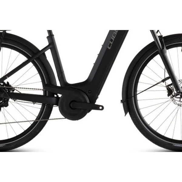 Cube Touring Hybrid ONE 600 elektromos kerékpár komfort vázzal fekete színben