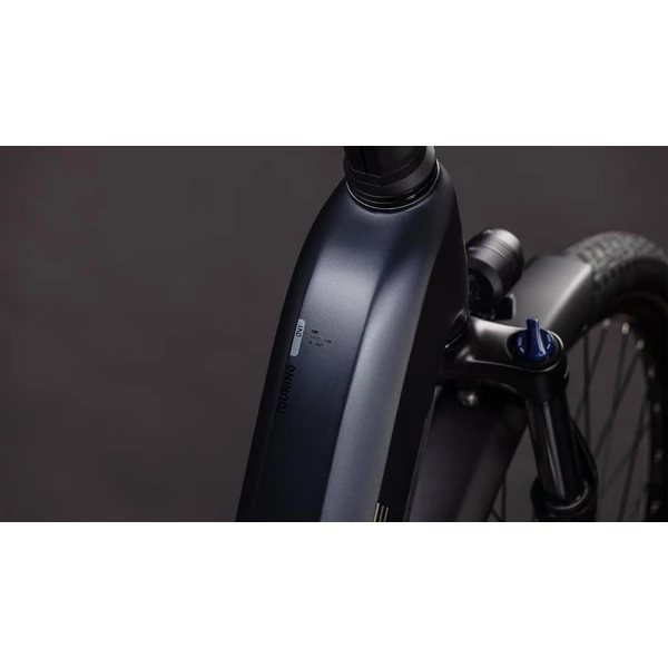 Cube Touring Hybrid ONE 600 elektromos kerékpár komfort vázzal fekete színben