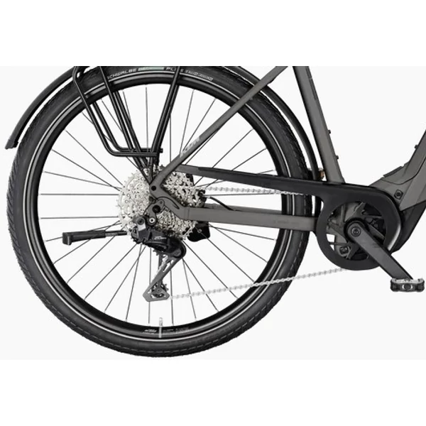 KTM Macina Style 820 elektromos kerékpár szürke színben férfi vázzal